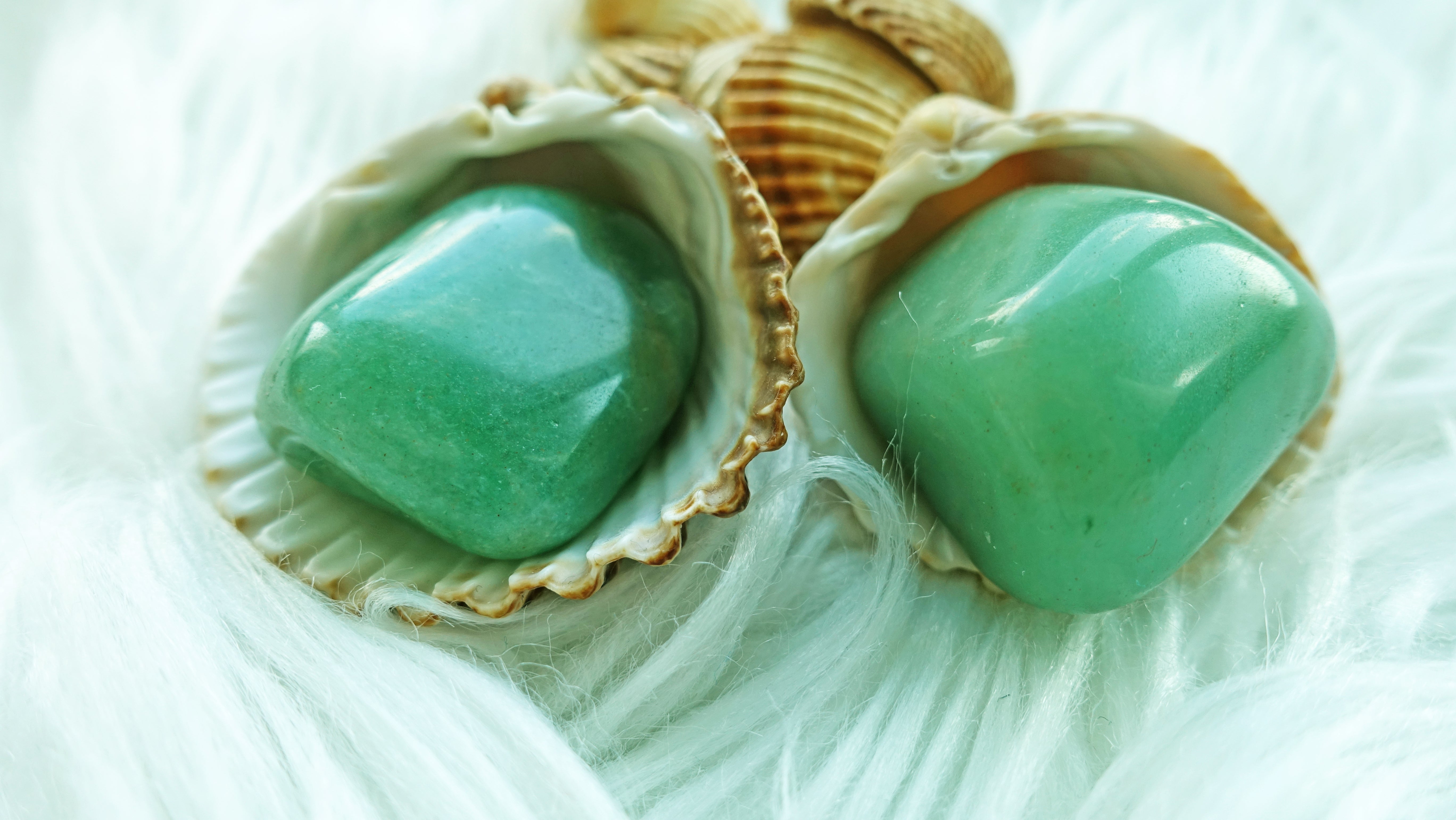 Green Aventurine: Meaning, Healing Properties, and Uses
